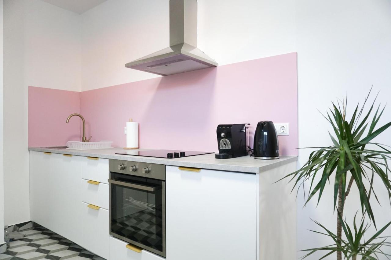 Vibrant Design Apartments - Full Kitchen - Wi-Fi - 18 Mins To City Centre Viyana Dış mekan fotoğraf